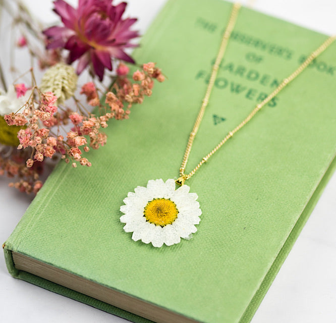 Real Daisy Necklace